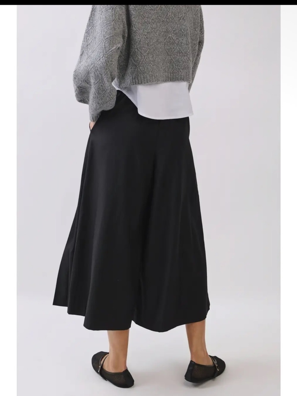 860. Black pleated culotte pant - Picture 2 of 2